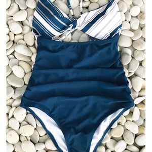 Cupshe Sparkle In The Sun Cross One-piece Swimsuit
